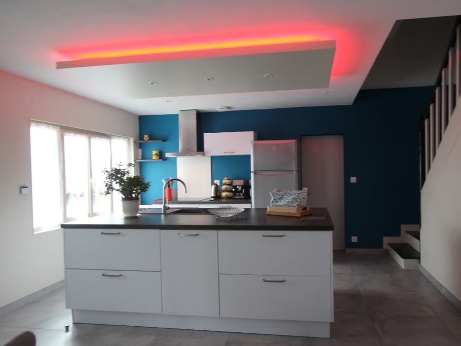 Plafond suspendu avec led plusieurs couleur