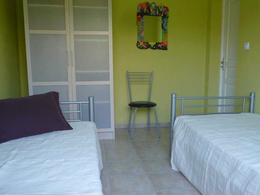 CHAMBRE DE 2 LITS 90