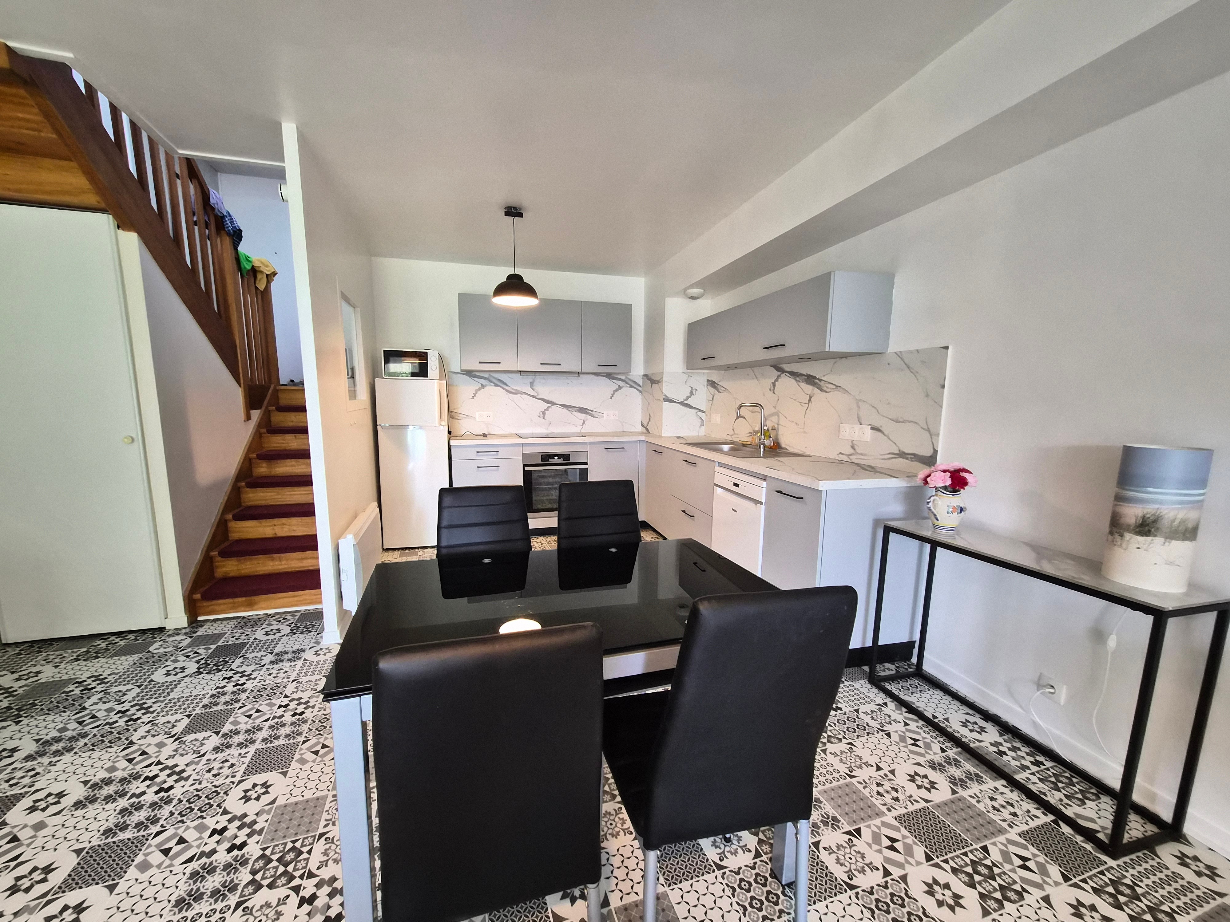 Kitchen dining room