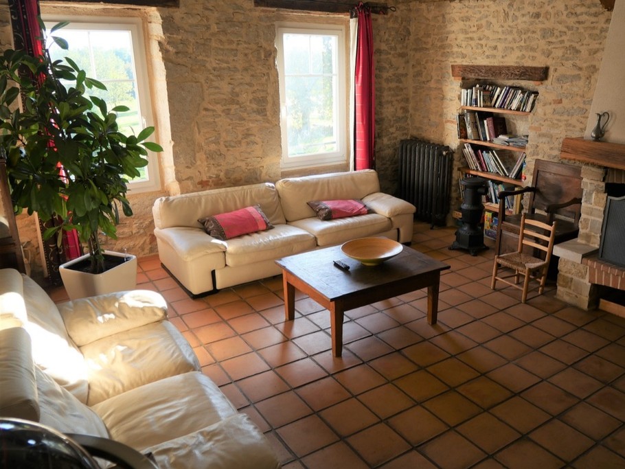 Salon 2 canapés 4 places - cheminée - TV connectée 65"