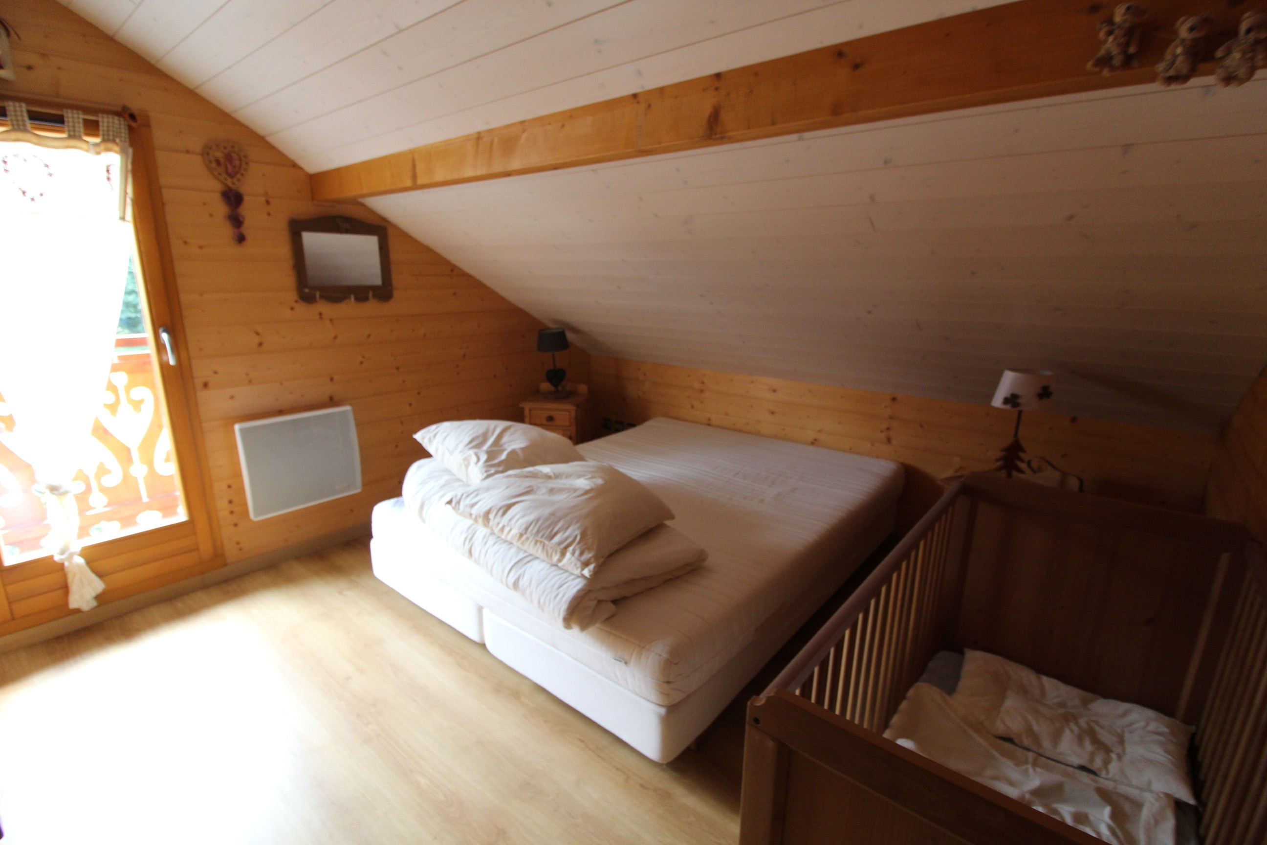 Chambre n°2 avec 1 lit double - Chalet familial Mauselaine - Séjour nature au cœur des Vosges
