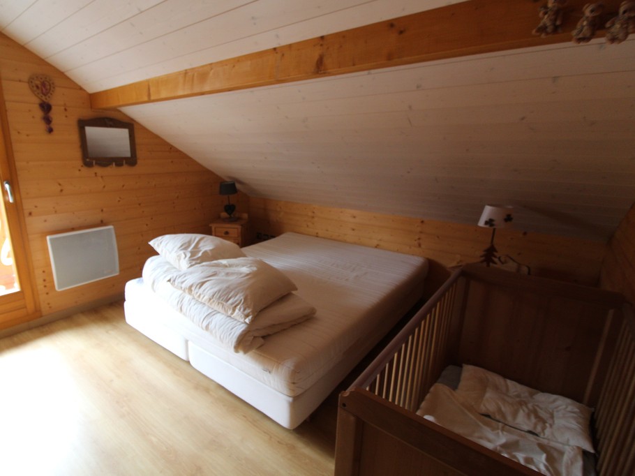Chambre n°2 avec 1 lit double - Chalet familial Mauselaine - Séjour nature au cœur des Vosges