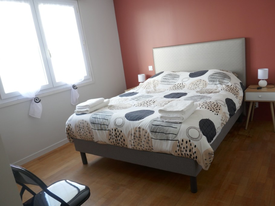 Chambre avec 1 lit en 160 + 1 lit en 90 au niveau 1