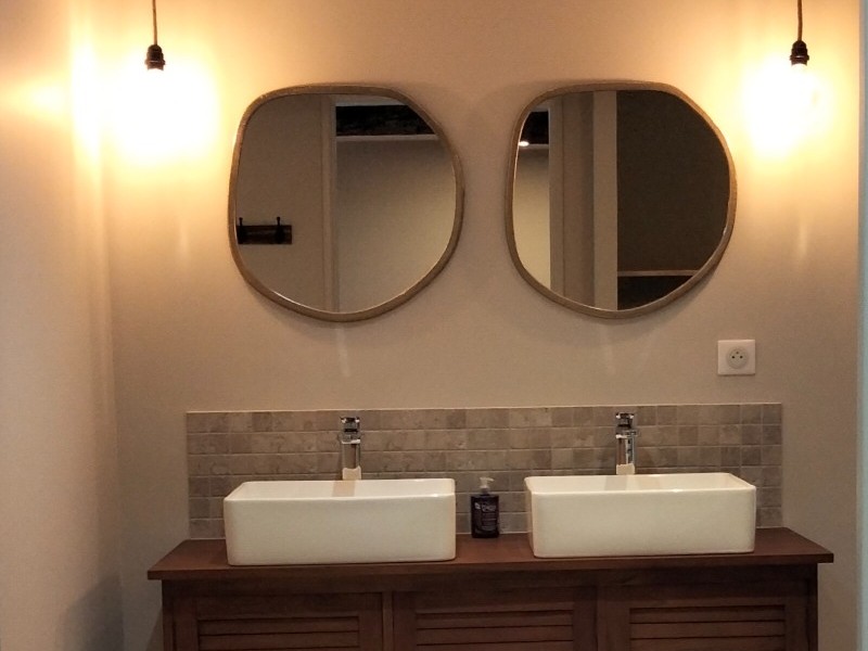 Gîte de Briante - Salle d'eau RDC communicante avec Chambre Minérale