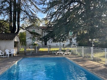 Piscine dans un parc arboré_Chambre d’hôtes à Laroque (34)