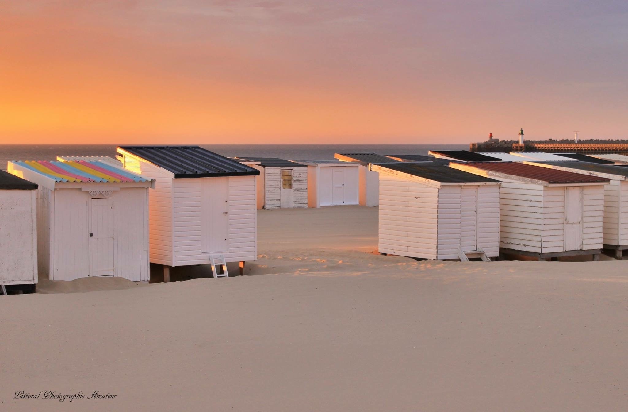 Plage de Calais. Et chalets