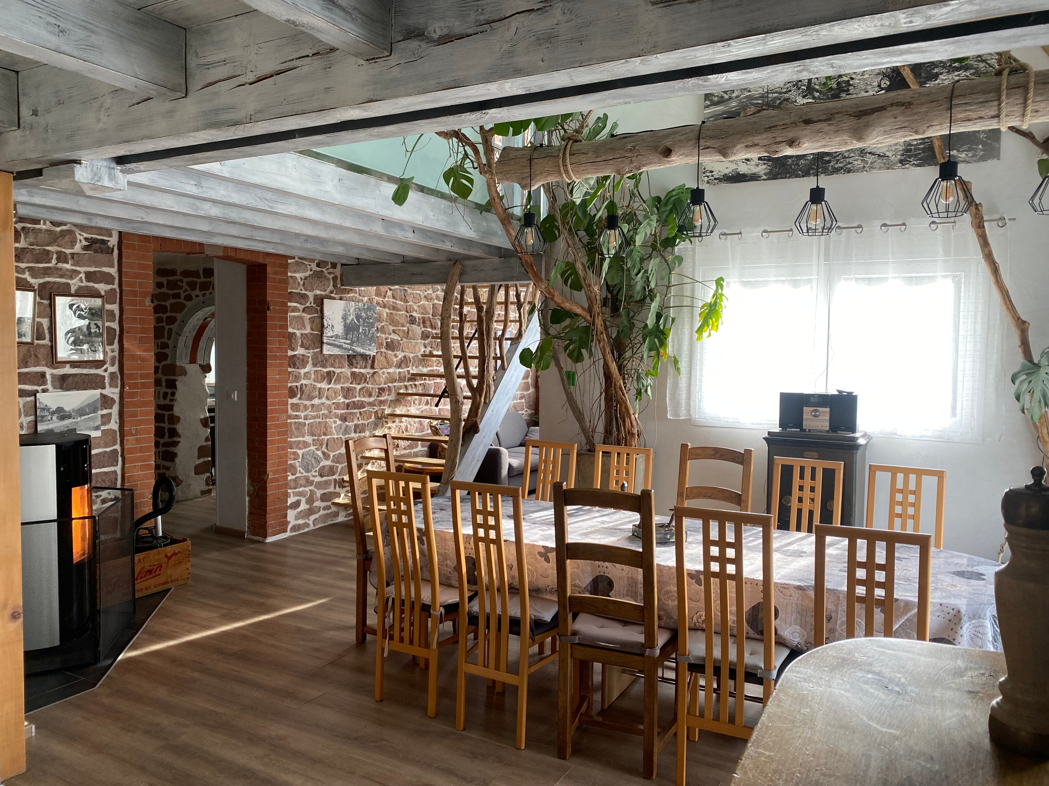 Gîte Ruine, esprit atypique, avec piscine et jacuzzi