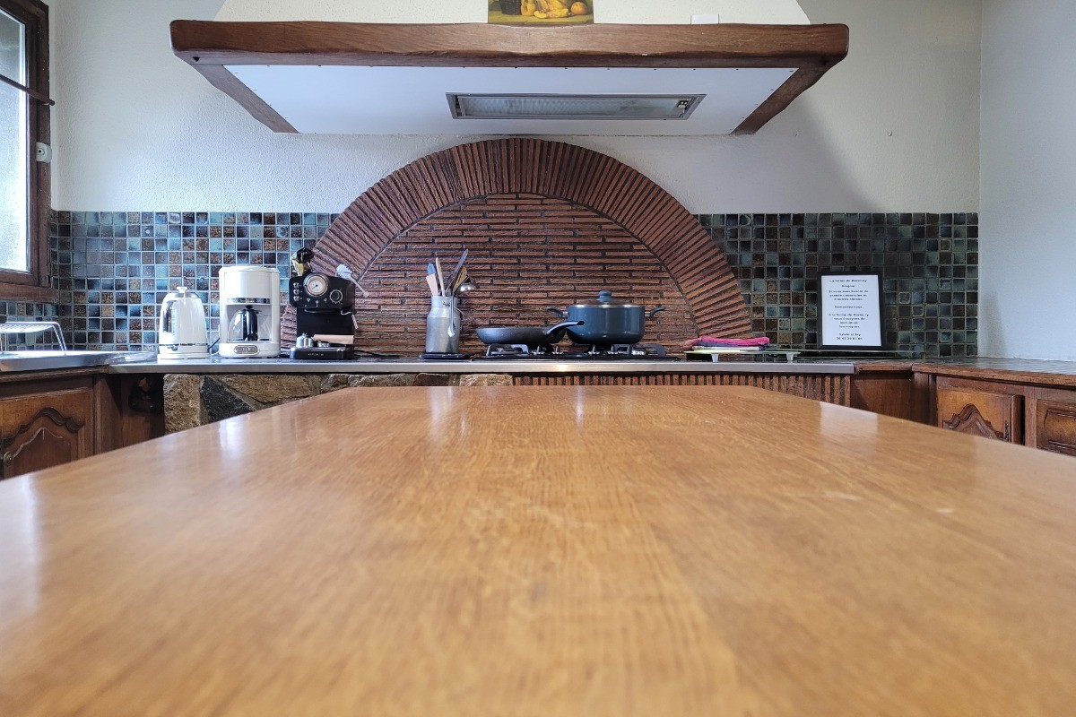 LE GOASTER-HENRY, gîte de Kerloury, grande capacité, espace cuisine salle à manger au RDC
