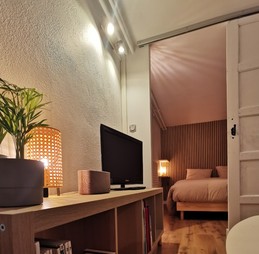 Espace salon vue chambre