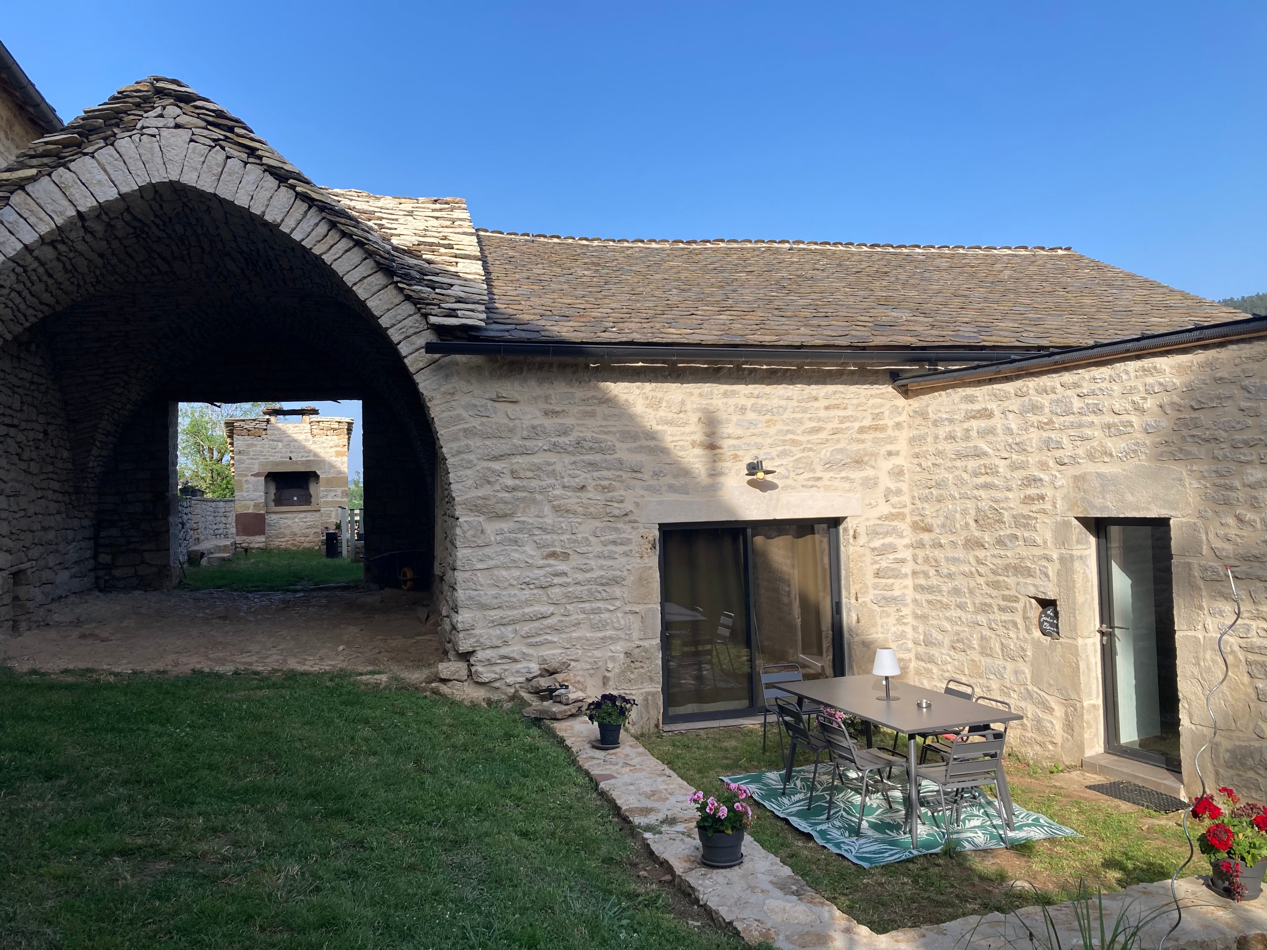 Extérieur du gîte Le jardin de Clémence