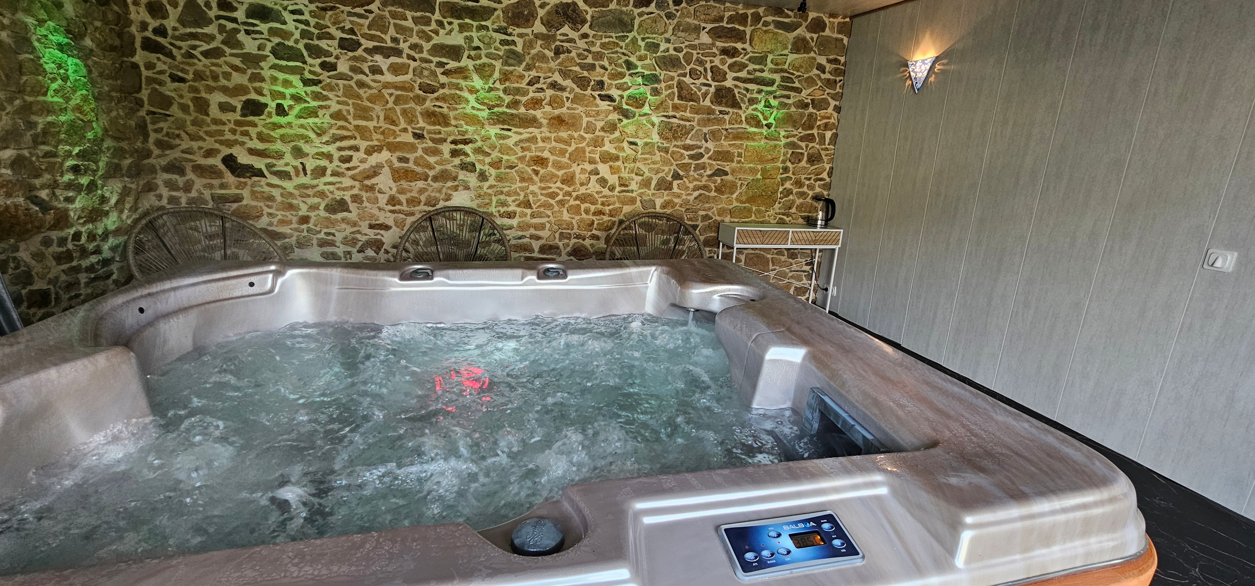 OPTION: Les Bulles du Goëlo, le Jacuzzi