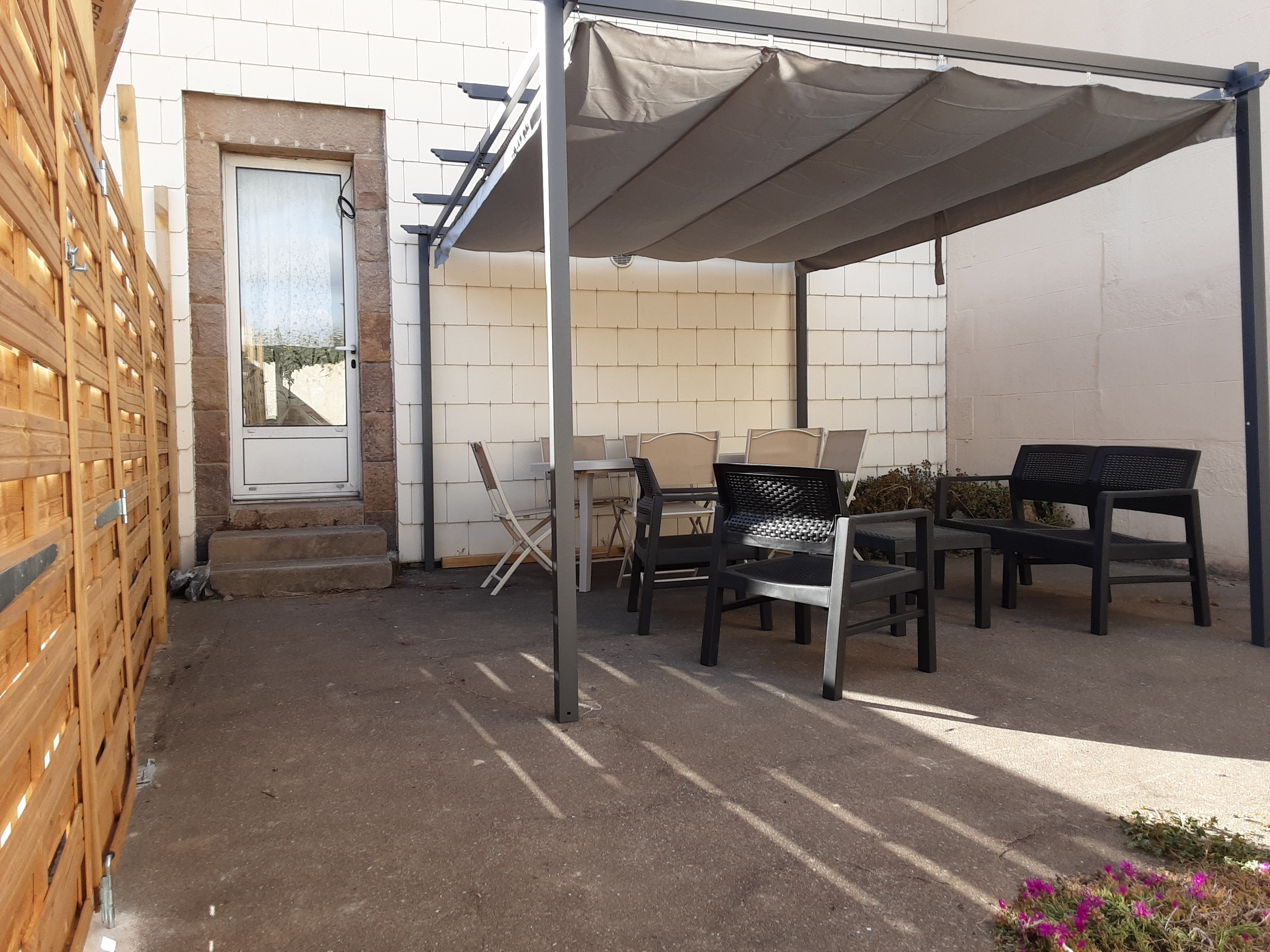 La cour plein Sud