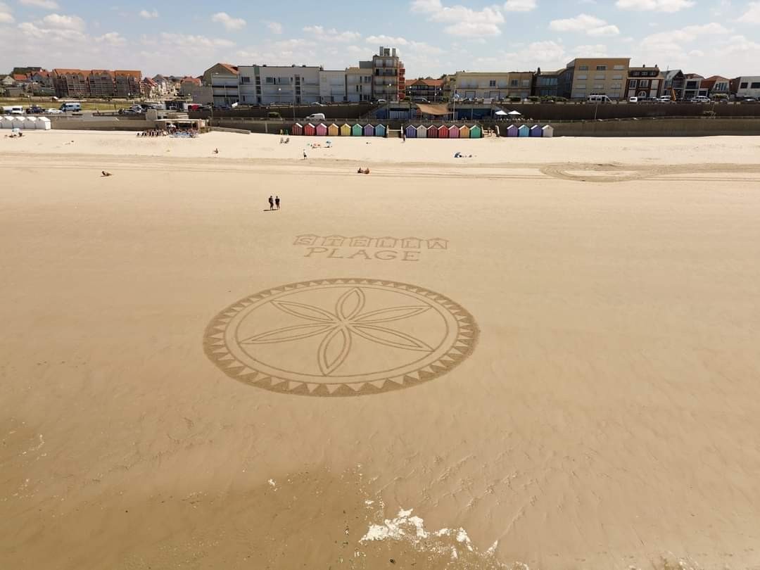 La plage et les cabines