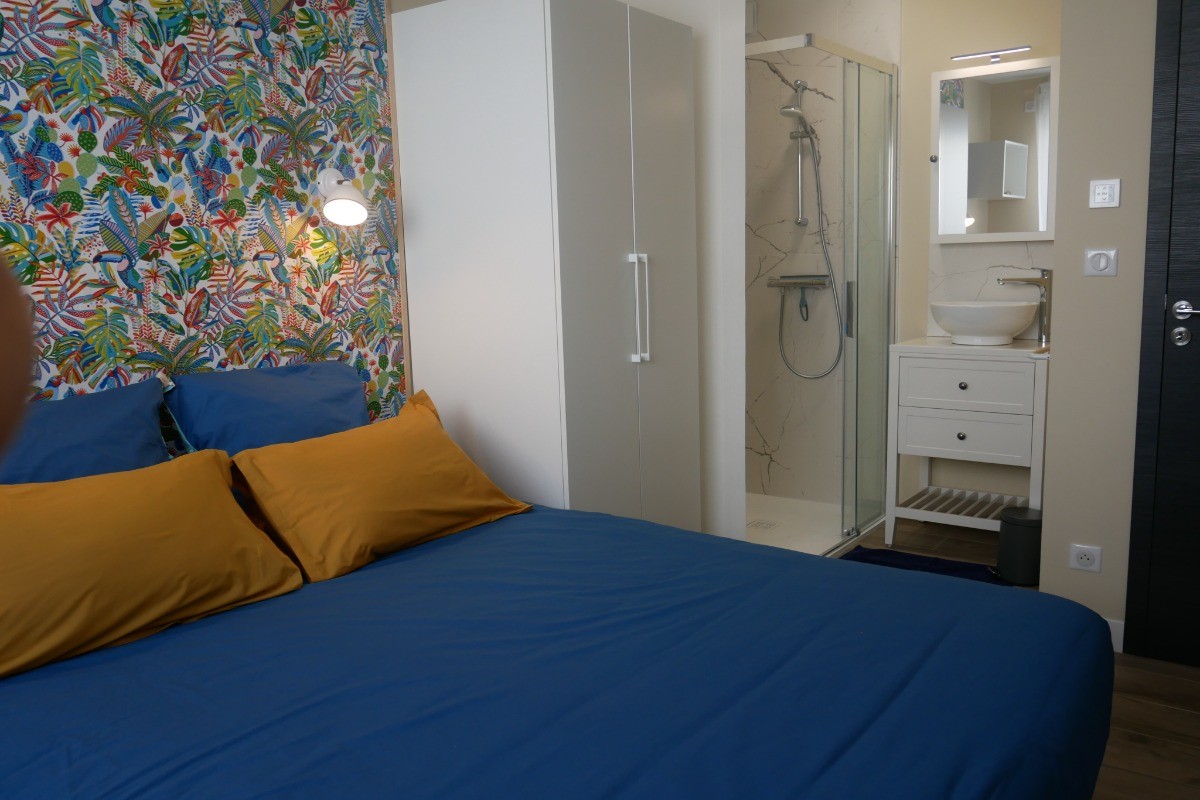 Maison 2 - Suite parentale Margot ( Lit 160x200),rangements, salle d'eau