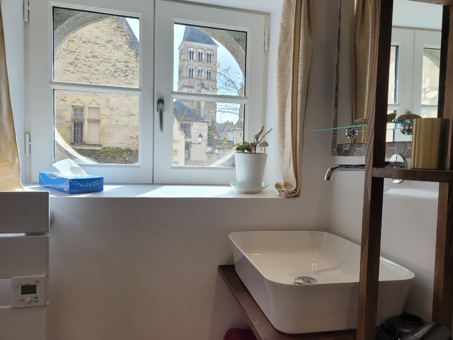 Chambre Mérimée vue salle d'eau_MARTIN