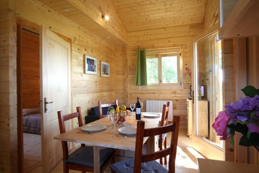 salle à manger Village de Gîtes Les Collines d'Eyvigues 24580 Salignac Eyvigues Clévacances