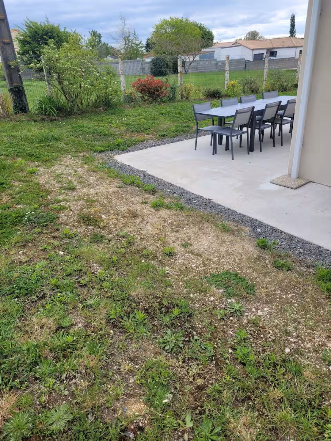 Fully enclosed private garden