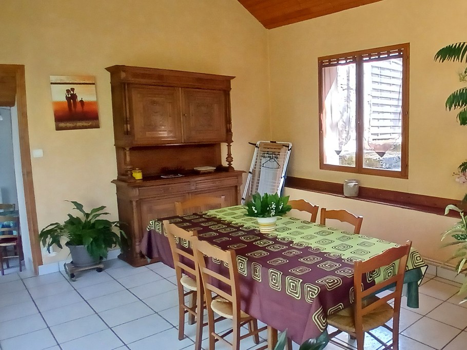 The Sensation Nature holiday cottage: The dining room