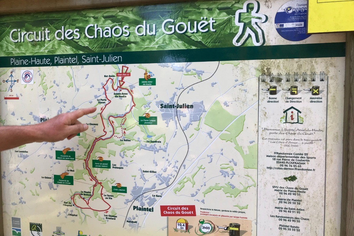Circuit pédestre des Chaos du Goüet- Apt. de charme 2 pers, vue mer - Plage des Rosaires à PLERIN - COTES D'ARMOR ( BRETAGNE )