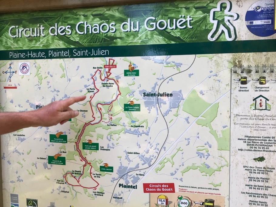 Circuit pédestre des Chaos du Goüet- Apt. de charme 2 pers, vue mer - Plage des Rosaires à PLERIN - COTES D'ARMOR ( BRETAGNE )