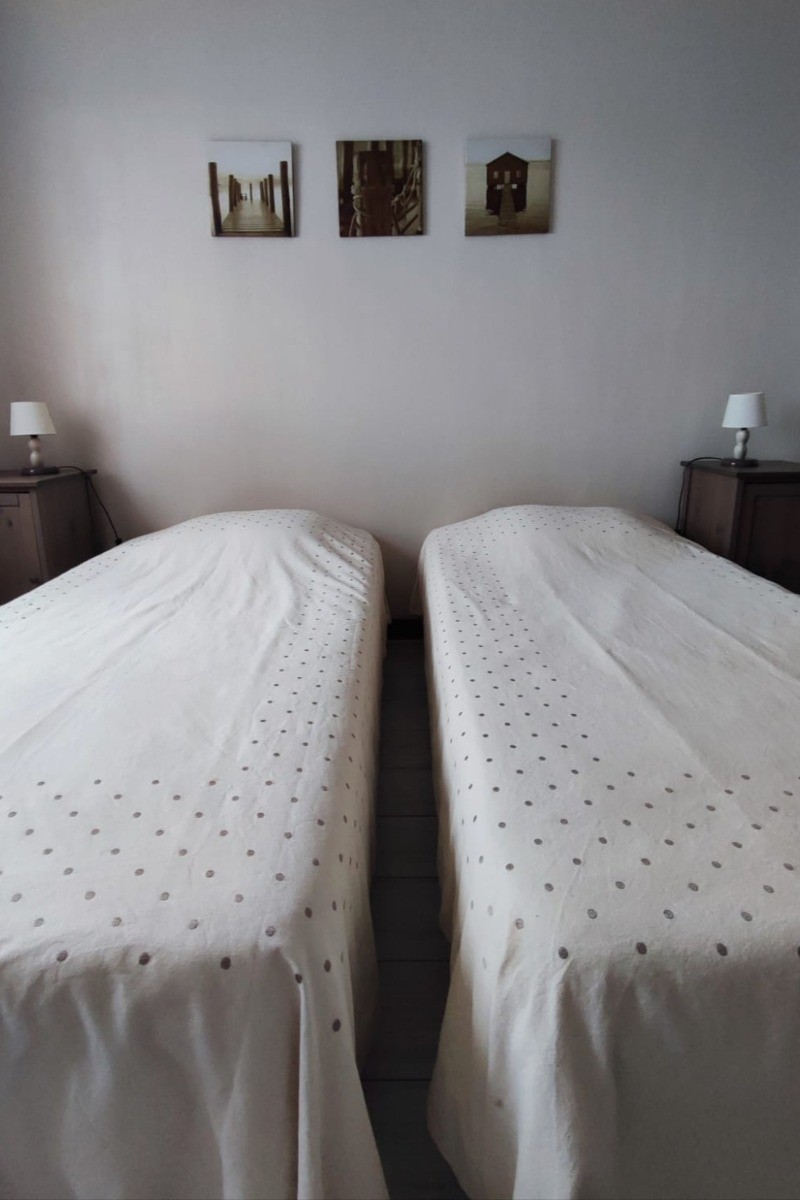Chambre 2 avec 2 lits 90 cm