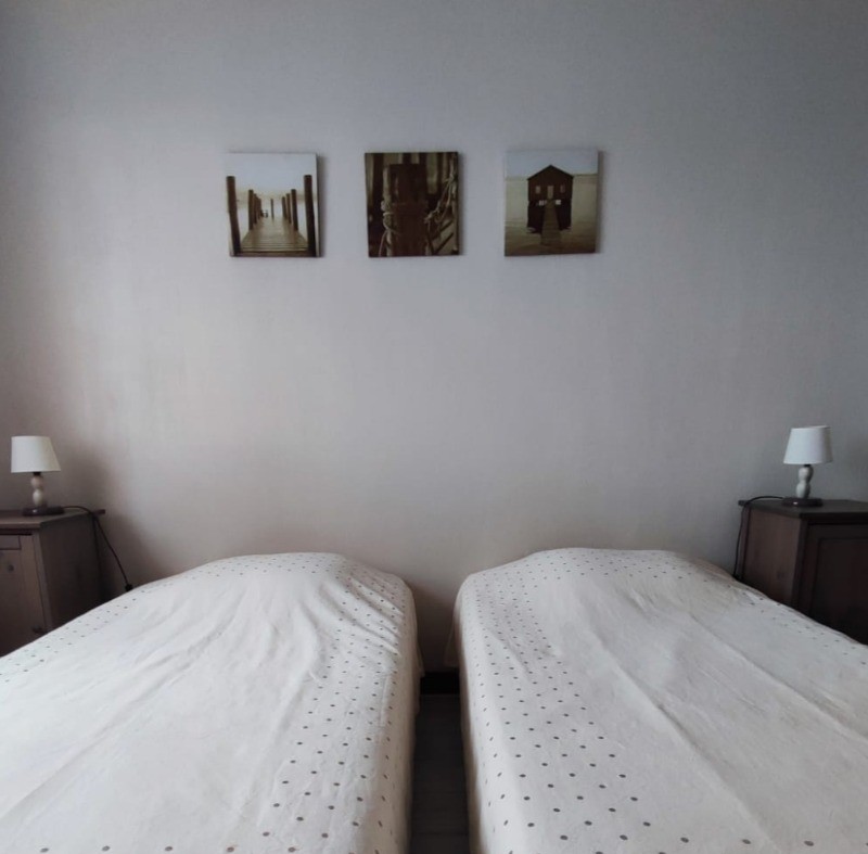 Chambre 2 avec 2 lits 90 cm