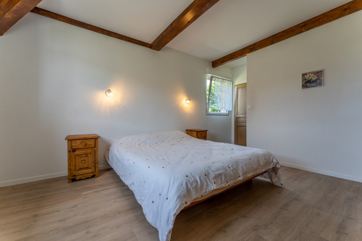 Chambre lumineuse, literie en 160X200
