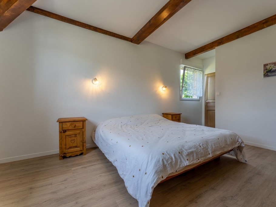 Chambre lumineuse, literie en 160X200