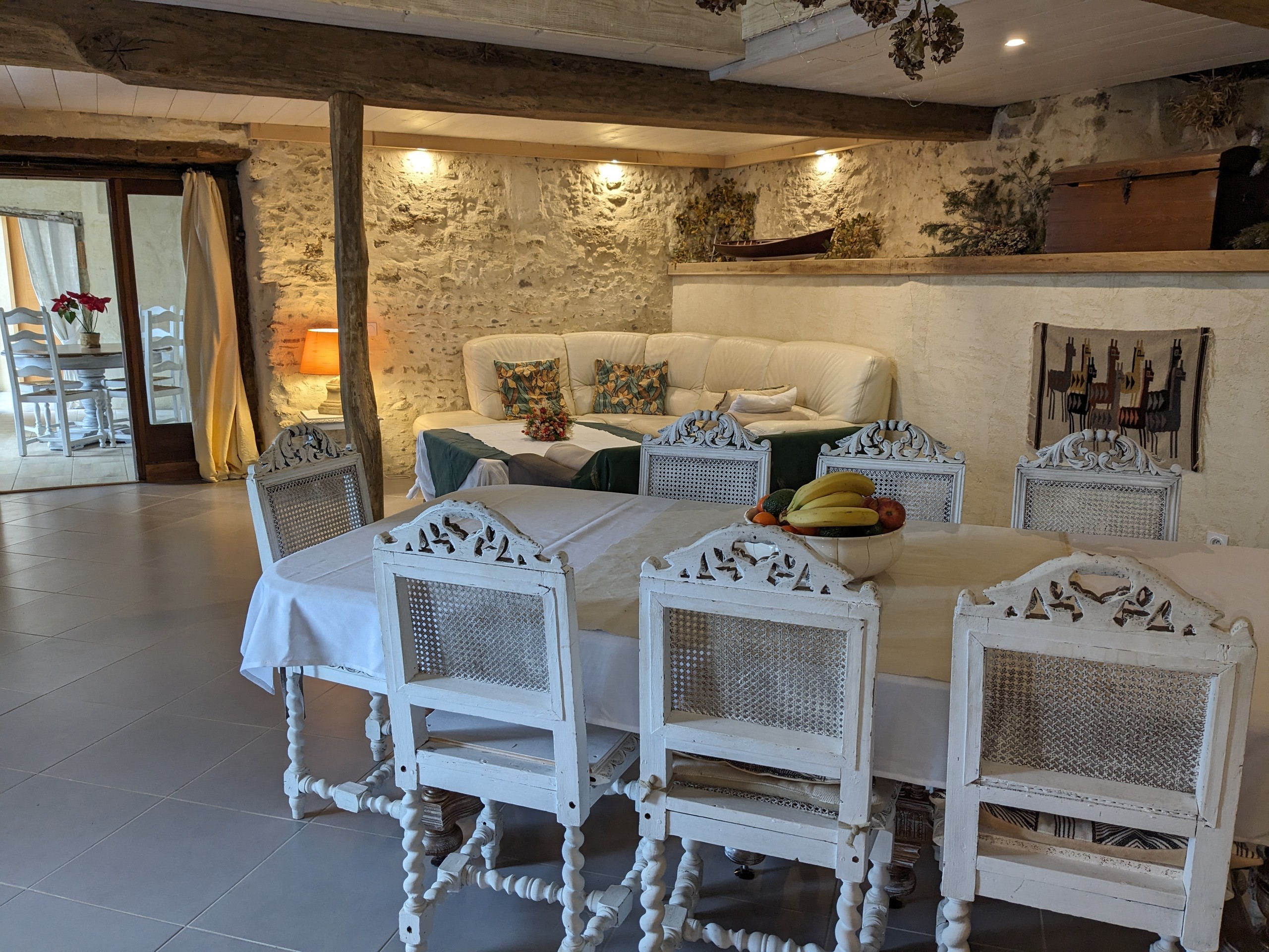 Salle d'hôtes le Chai ou  Ecrin du Cèdre