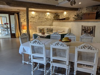 Salle d'hôtes le Chai ou Ecrin du Cèdre