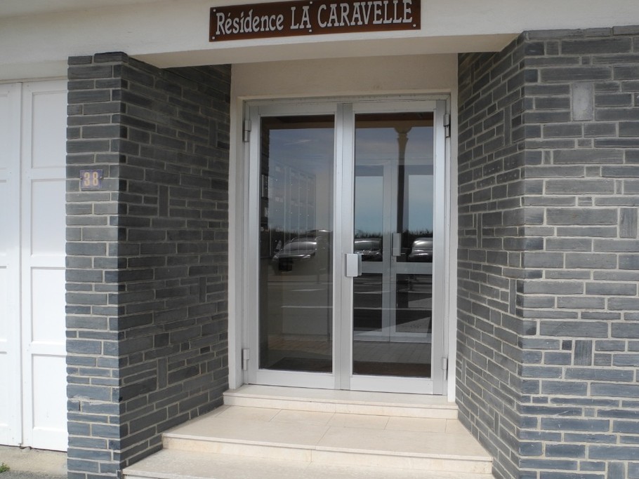 Et quand vous arriverez, n'oubliez pas que vous êtes en Vendée : ''Nous v'là rendu à La Caravelle !''