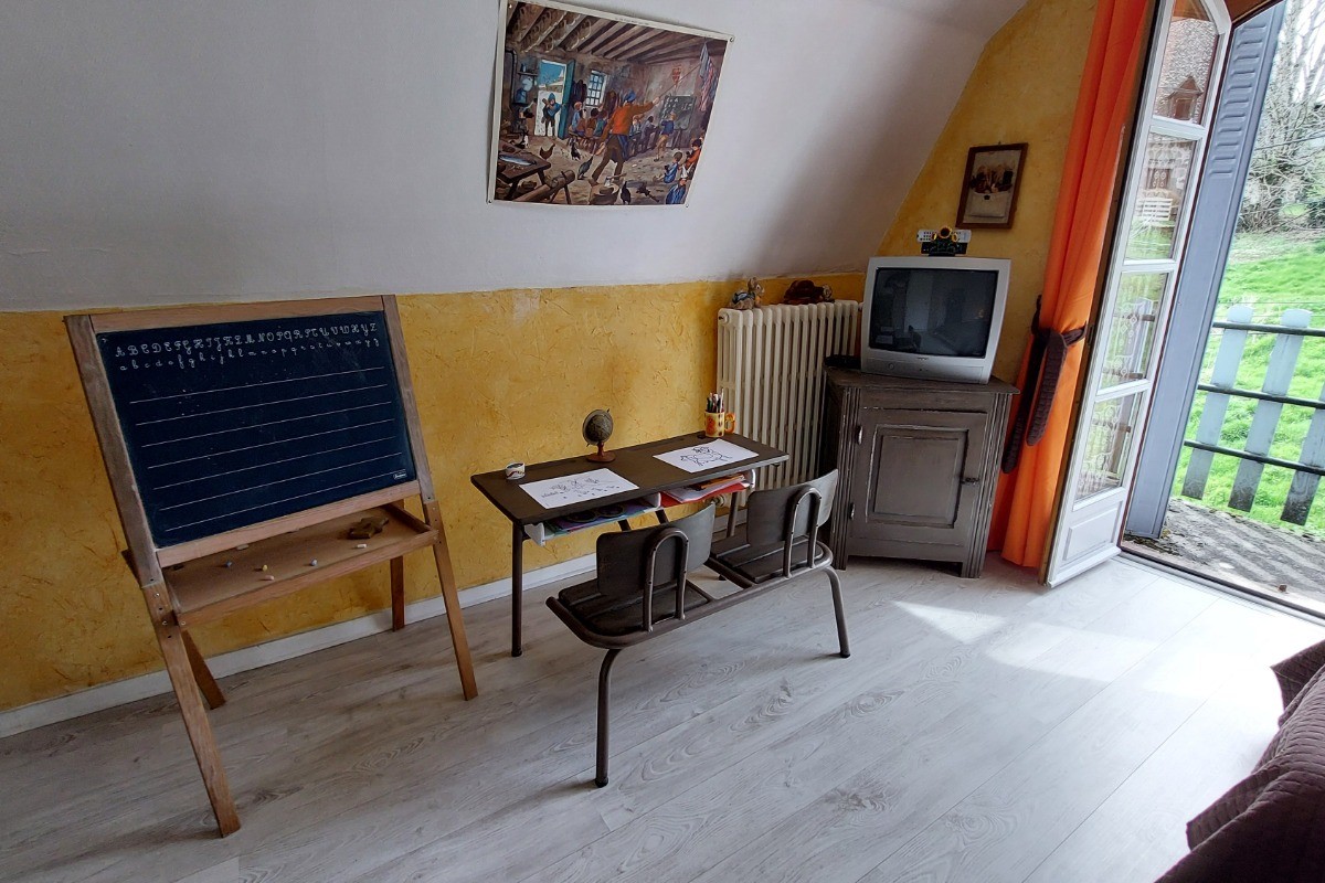 Chambre 2 coin enfants avec TV