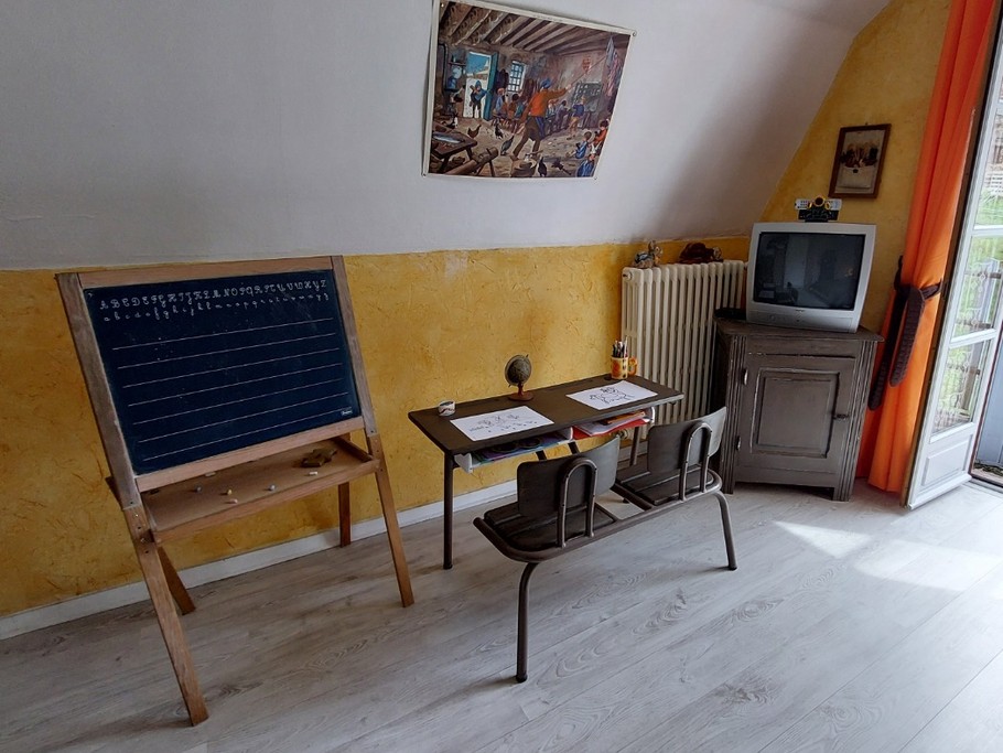 Chambre 2 coin enfants avec TV