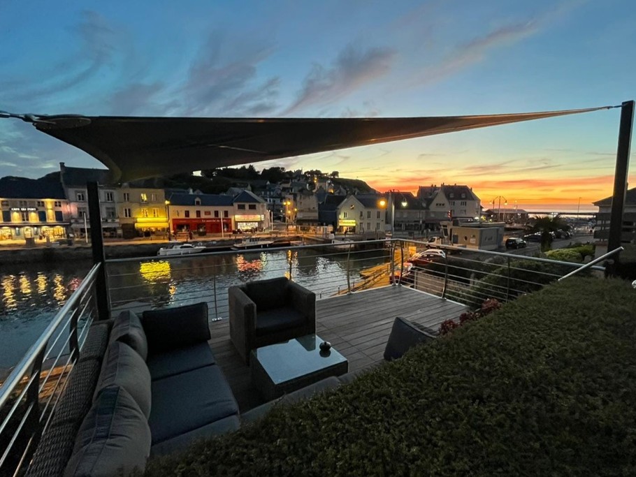 Couché de soleil sur la terrasse