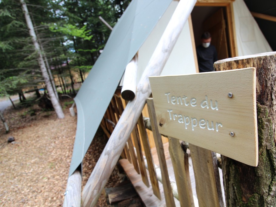 Entrée - Tente du Trappeur - Les Cabanes du Lac de Pierre Percée