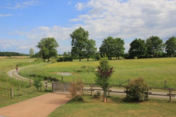 Gîte de grande capacité avec piscine à la campagne