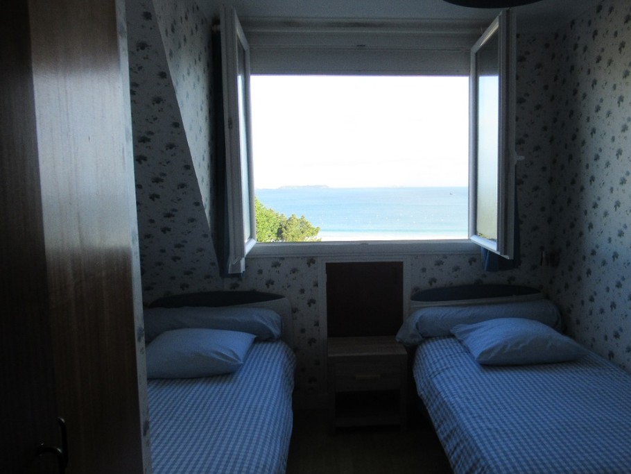 La chambre des enfants côté mer et ses deux lits en 90