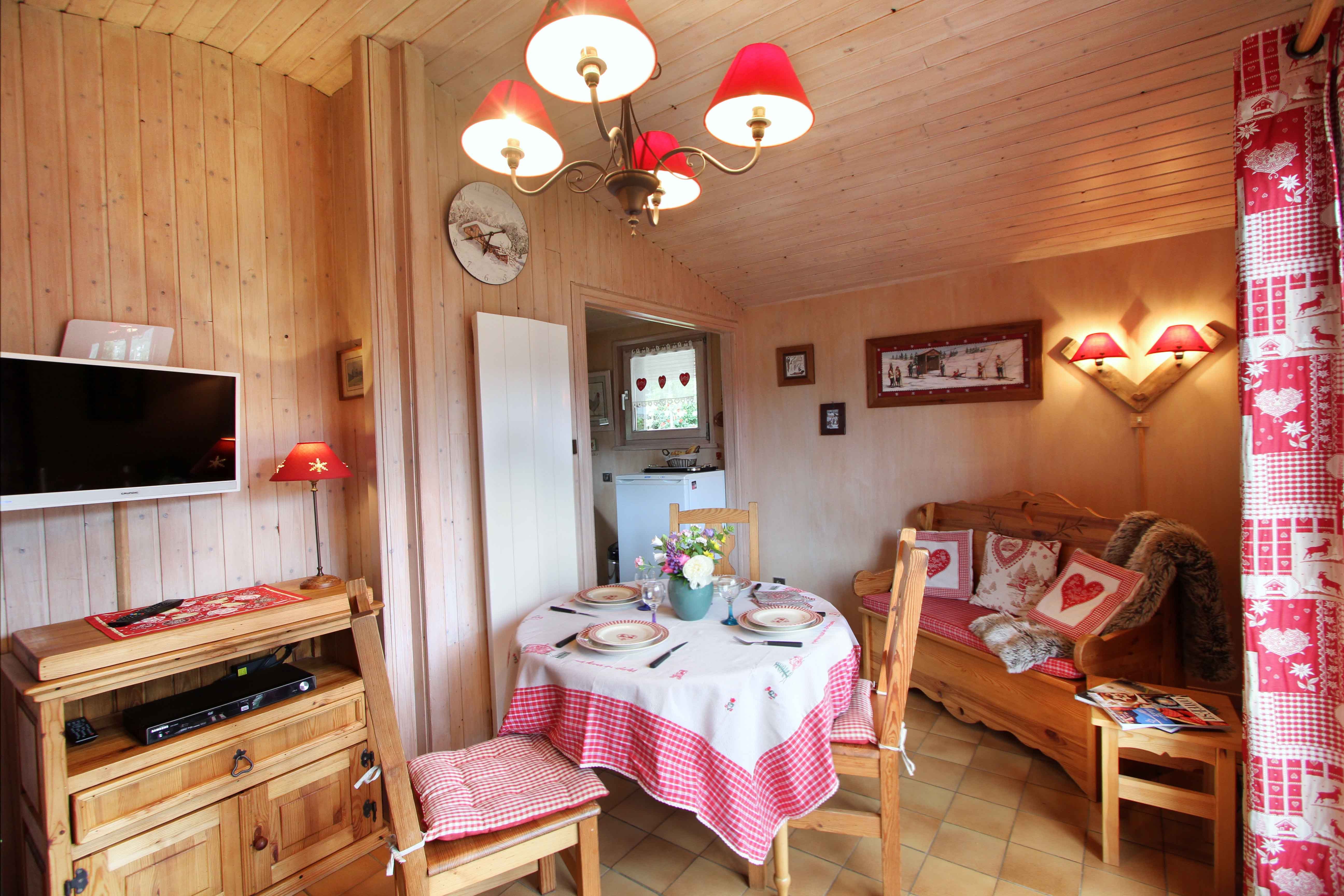 Espace repas salon - Chalet Nid Douillet