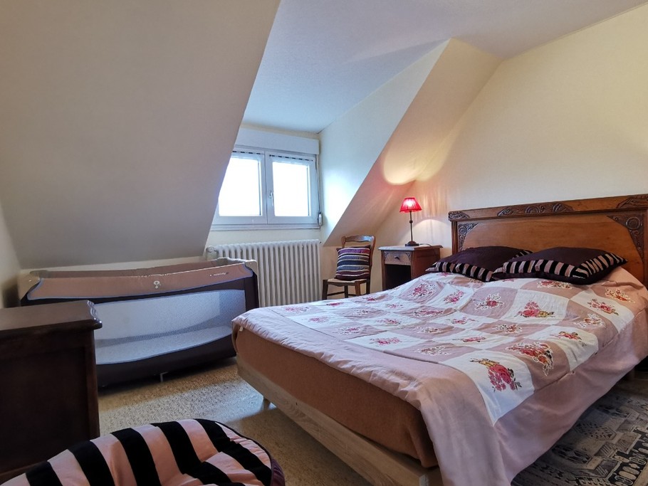 Chambre avec lit 140