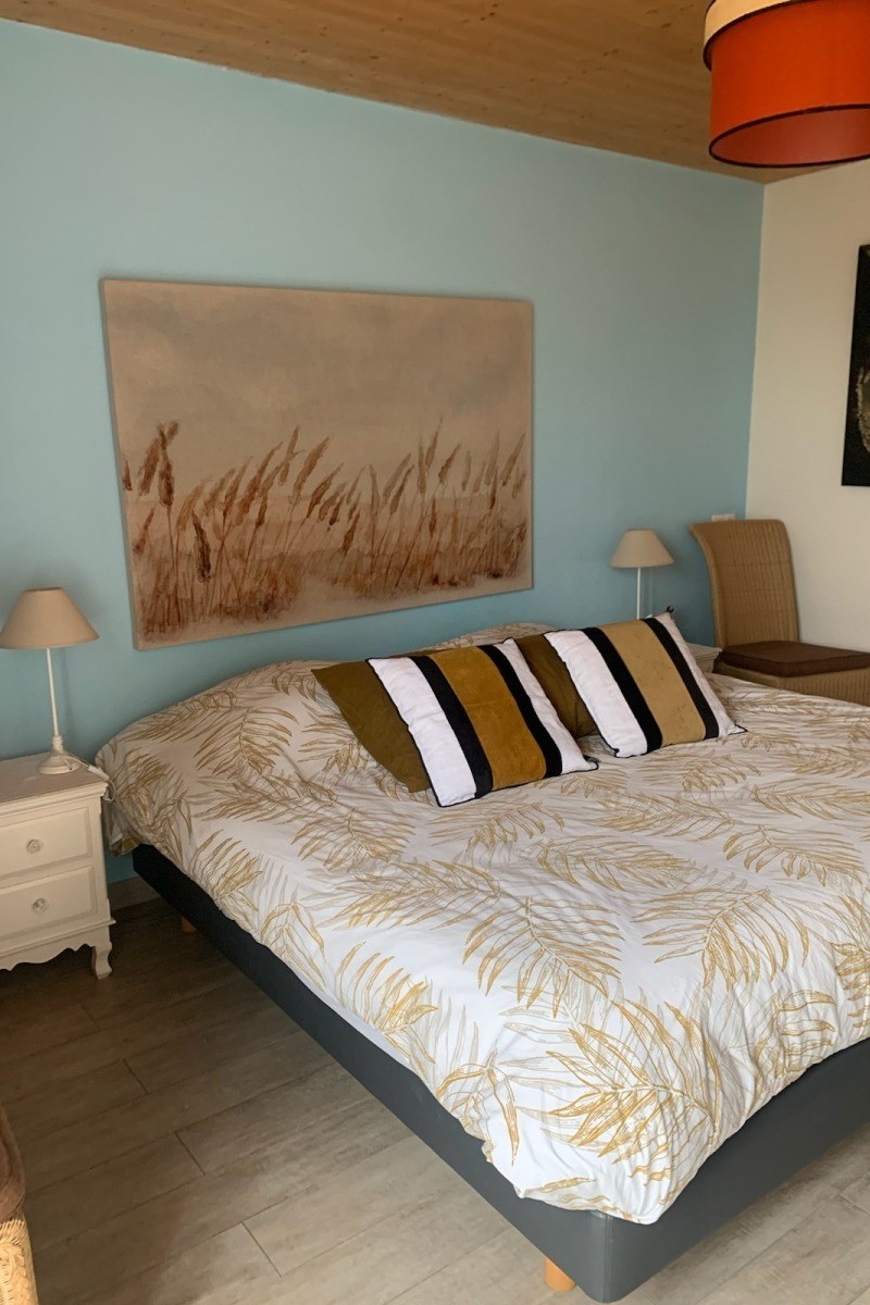 Chambre du bas + terrasse nord (côté jardin)