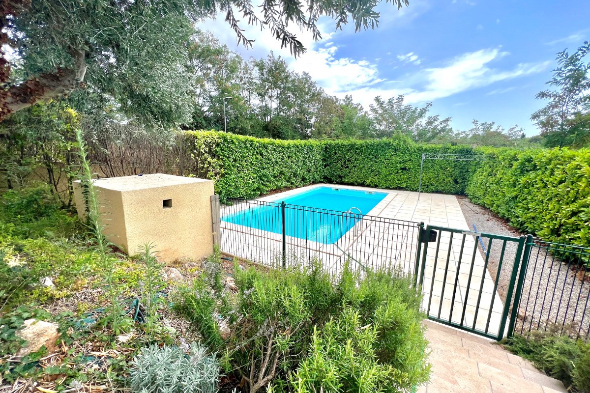 Location saisonnière avec piscine en Hérault