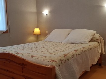 Chambre de plain pied pour 2 personnes (lit 140x190 cm)
Crédits photo : Clévacances 35