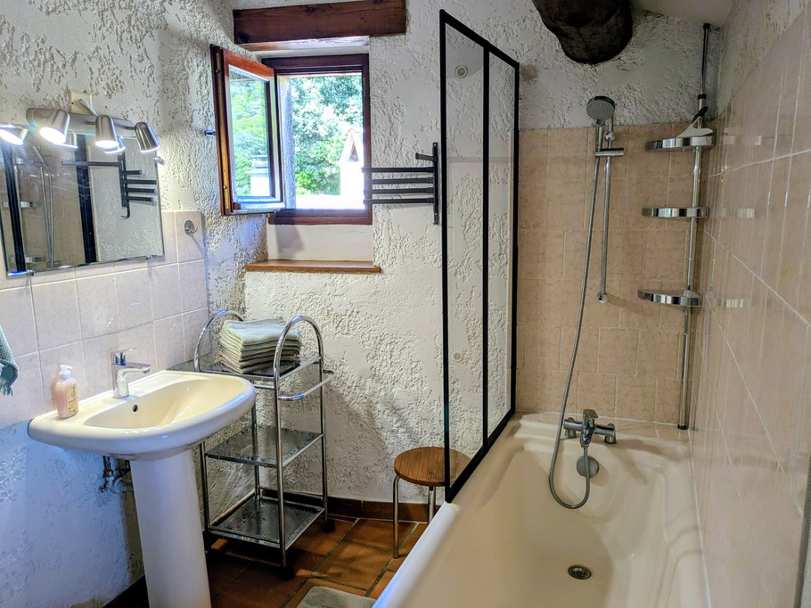 Salle de bain 1er étage