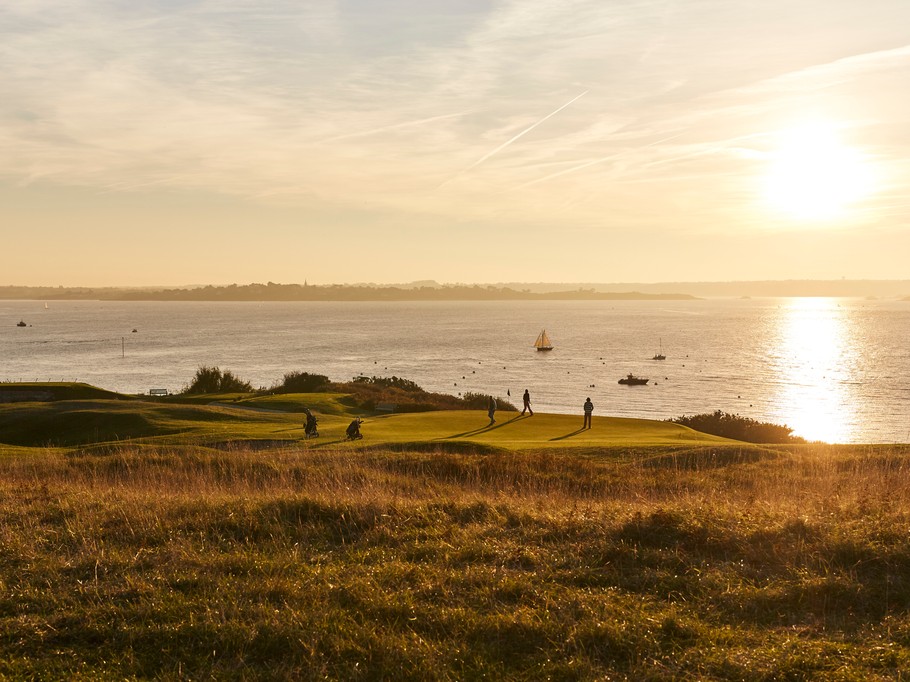 Le Golf de Saint-Briac-sur-Mer au coucher du soleil
