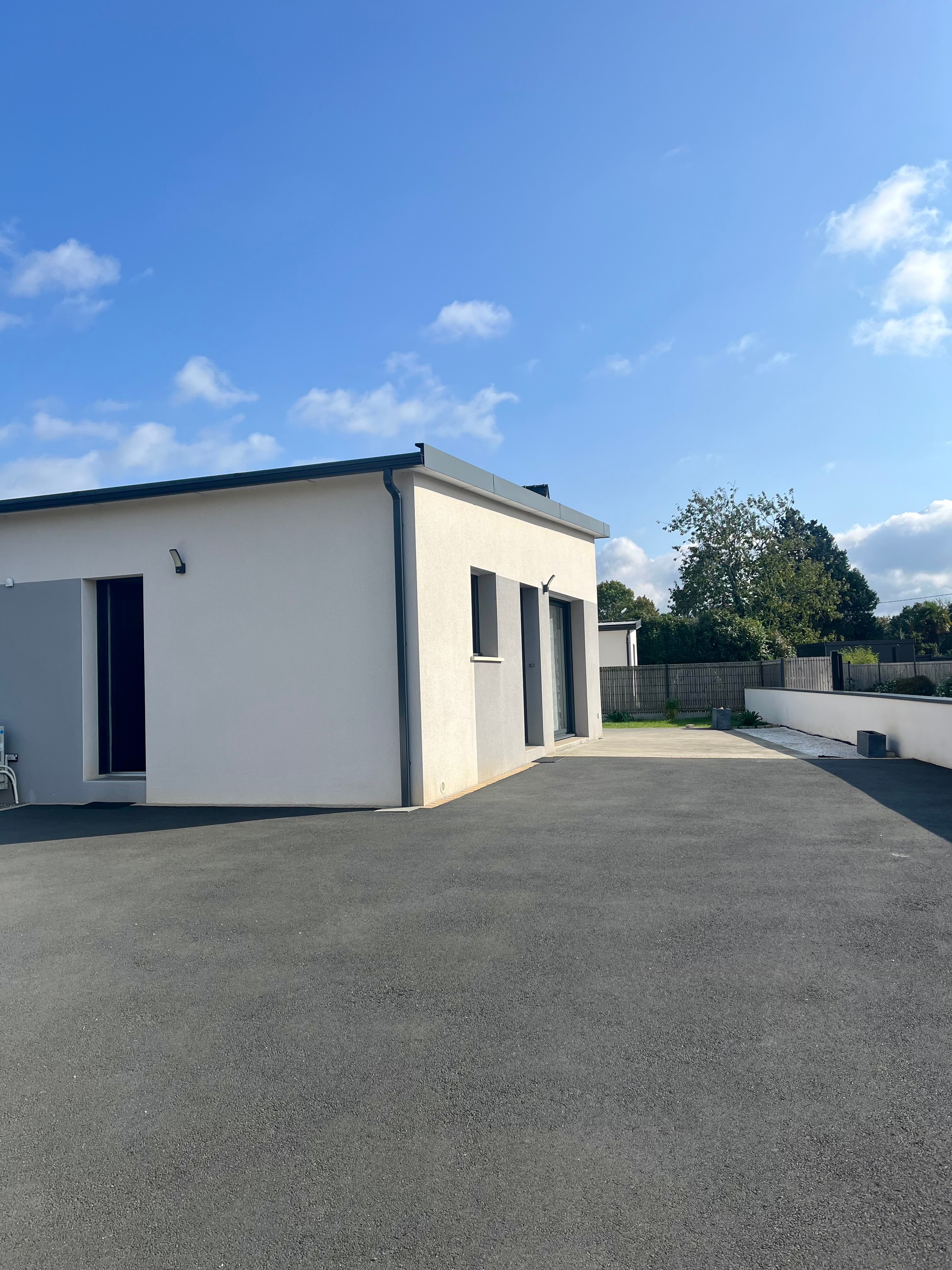 Parking privatif, possibilité de mettre 2 voitures