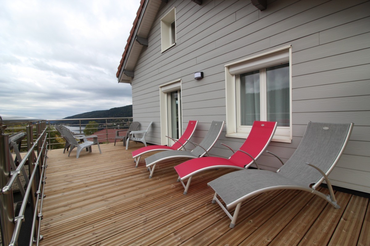 Terrasse avec accès par la chambre 4 - Maison La Rochotte Gérardmer