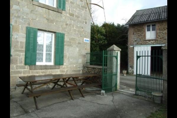 La Betoulle Gîte grande capacité en Creuse au cœur du Limousin. Maison 6 chambres pouvant accueillir jusqu'à 15 personnes