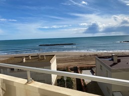 vue balcon face mer et accès plage