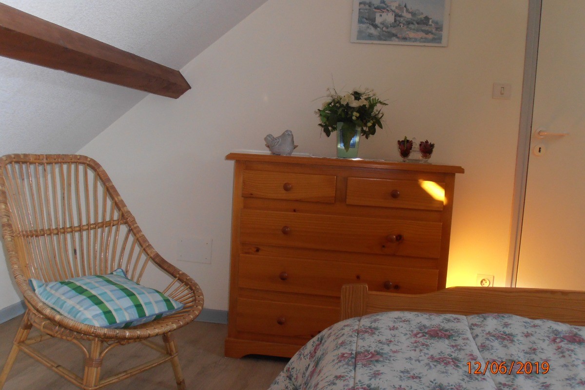 chambre 1 : rangement commode