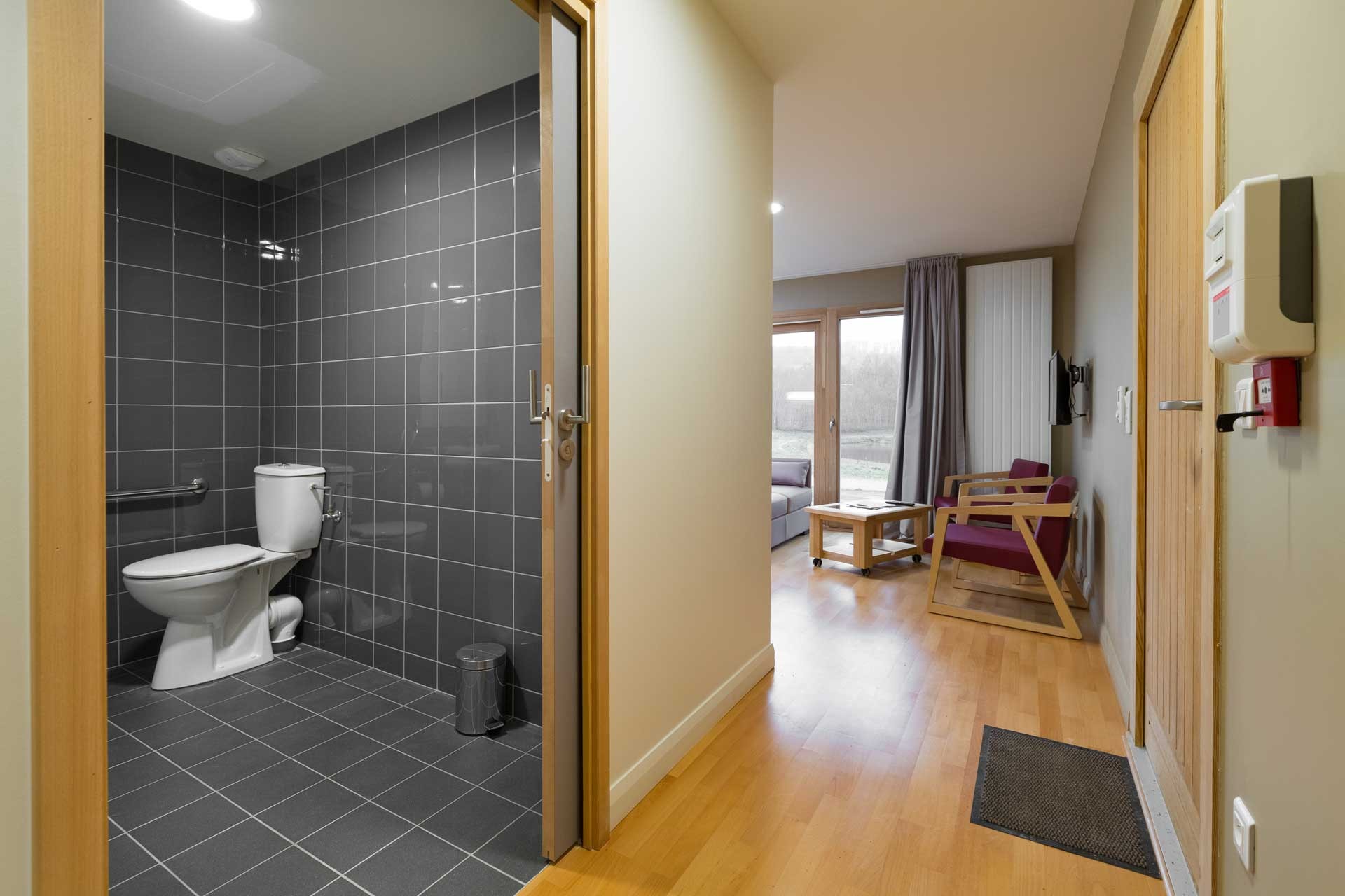 WC avec la mains PMR